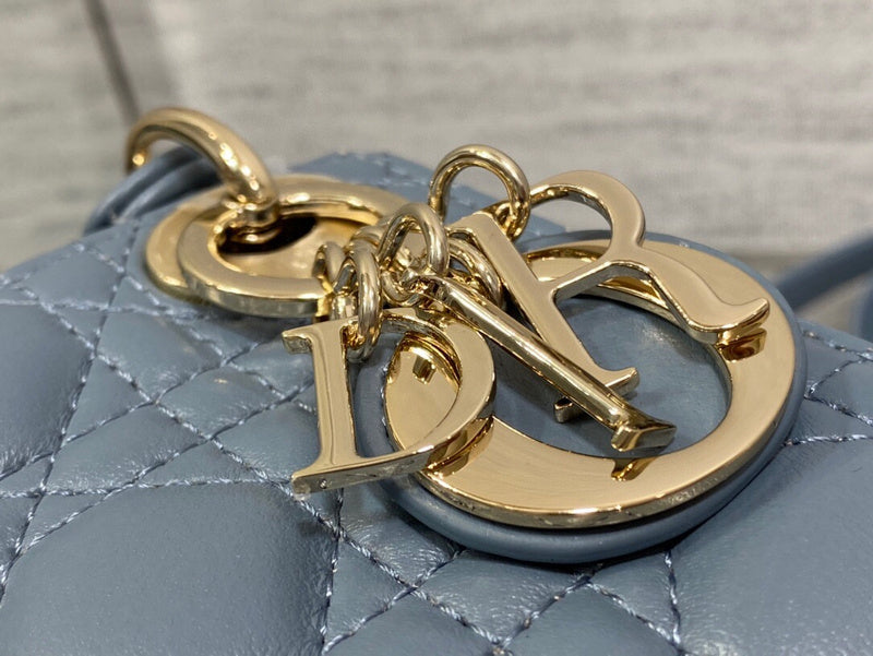 Chanel Luxury Handbag Style 353