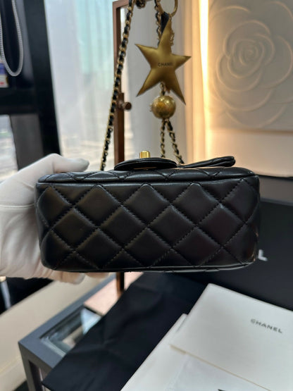 Chanel Luxury Leather Gold Handbag Gold