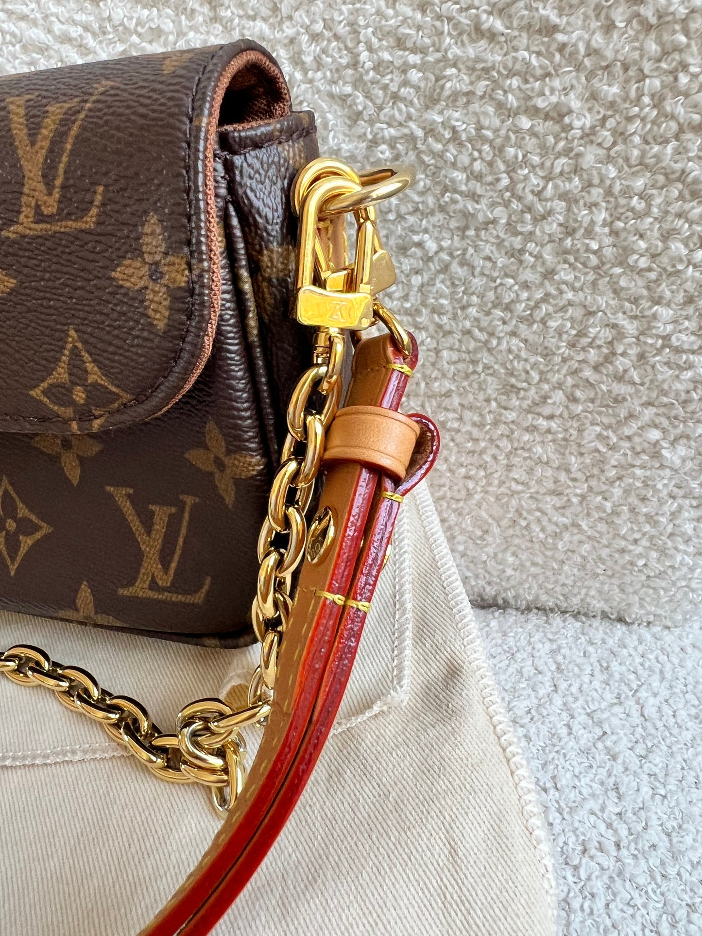 Louis Vuitton Ivy Wallet on Chain Bag Monogram Canvas (RRP £1,370)