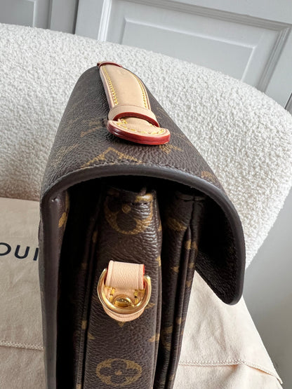 Louis Vuitton Pochette Metis Monogram (RRP £2,020)