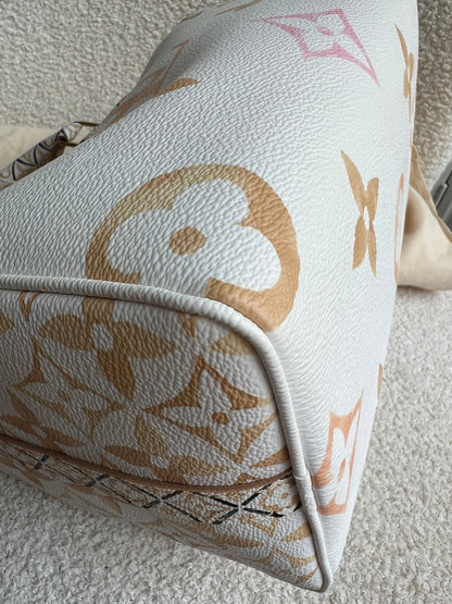 Louis Vuitton Speedy 25 Bandouliere By The Pool 2.0 Giant Monogram (RRP £2030)