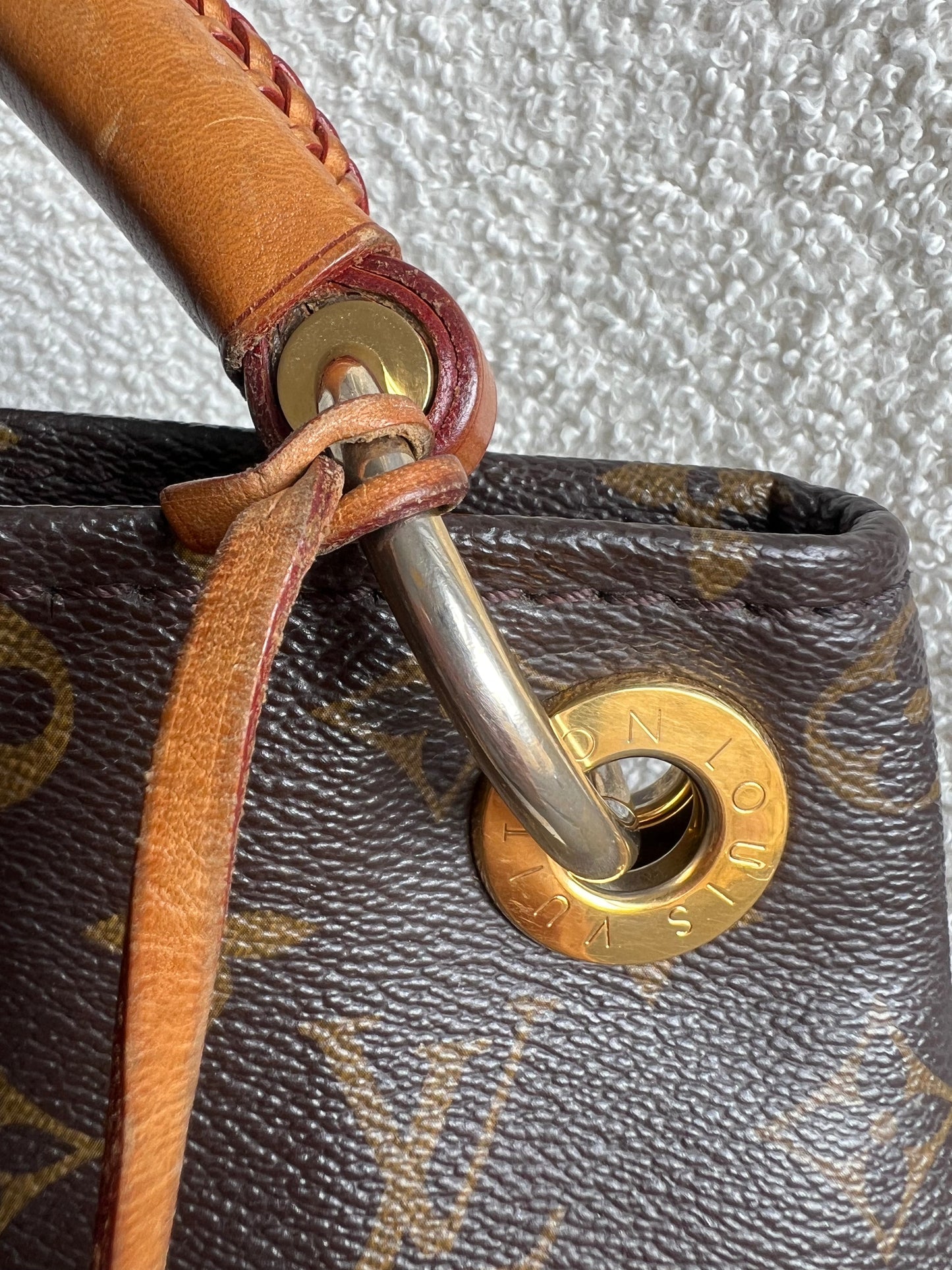 Louis Vuitton Artsy MM Monogram (RRP £1,940)
