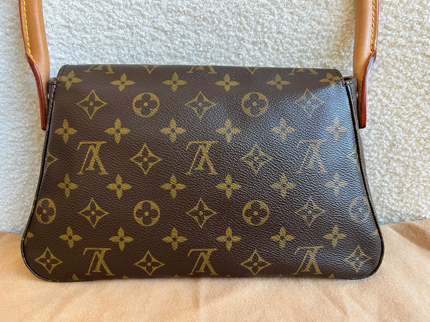 Louis Vuitton Looping Mini Monogram