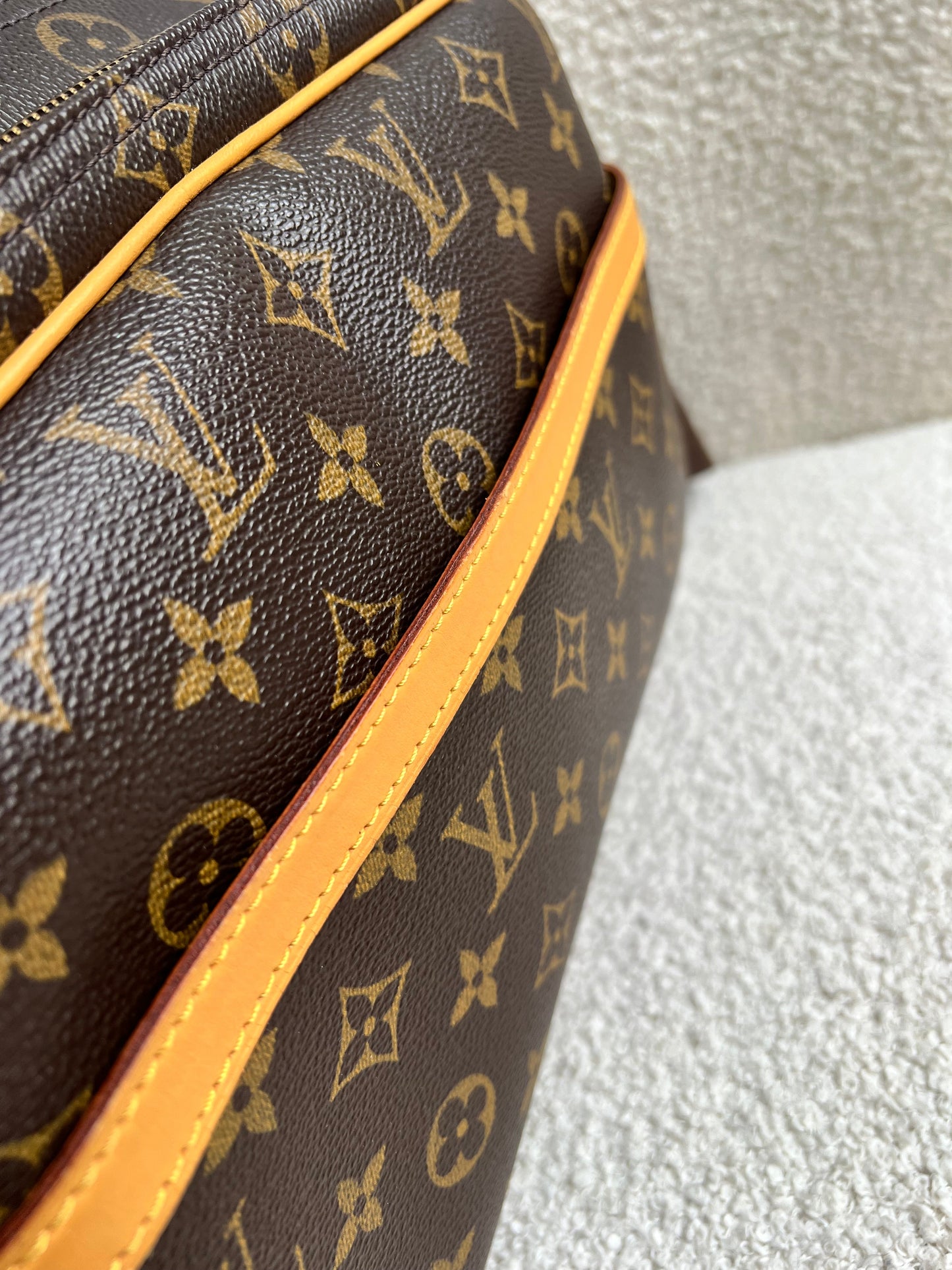 Lous Vuitton Reporter Monogram