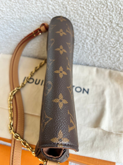 Louis Vuitton Ivy Wallet on Chain Bag Monogram Canvas (RRP £1,370)
