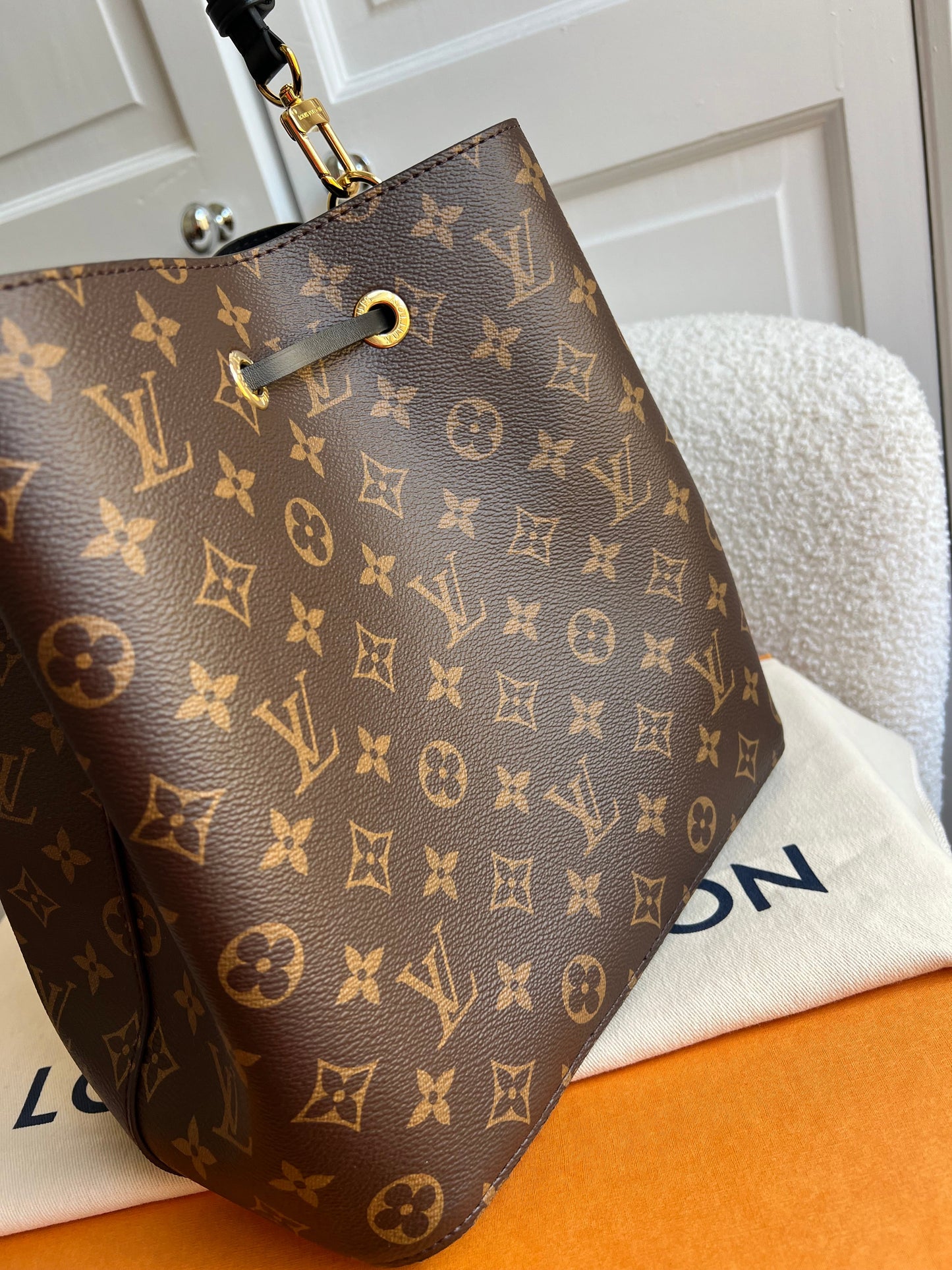 Louis Vuitton Neo Noe Monogram and Black (RRP £1,830)