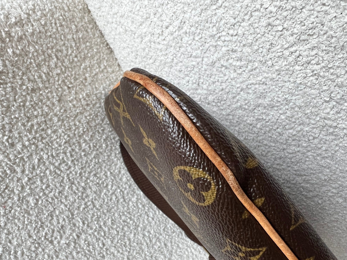 Louis Vuitton Bosphore Messenger Monogram