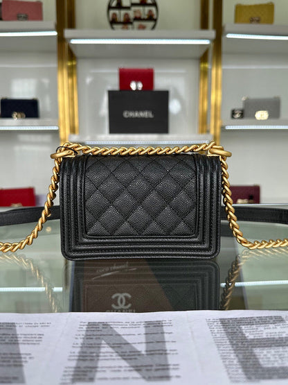 Chanel Luxury Handbag Style 189