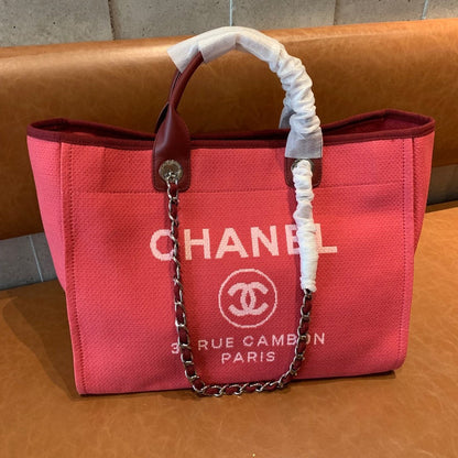 Chanel Luxury Handbag Style 553