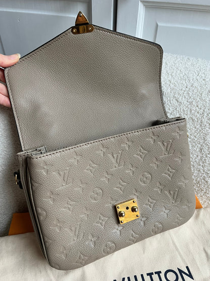 Louis Vuitton Pochette Metis Empreinte (RRP £2,130)