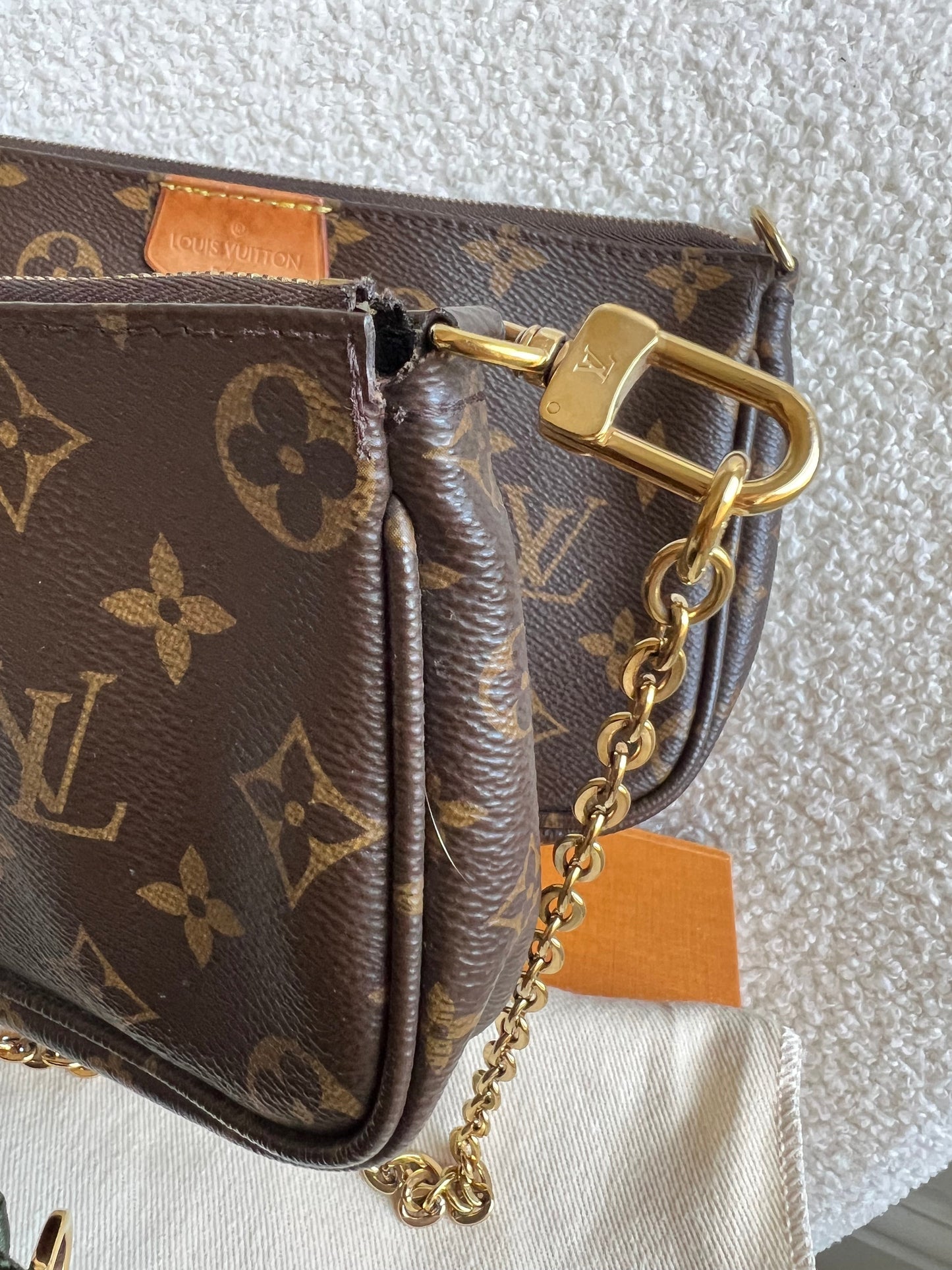 Louis Vuitton Multi Pochette Accessoires Khaki (RRP £2030)