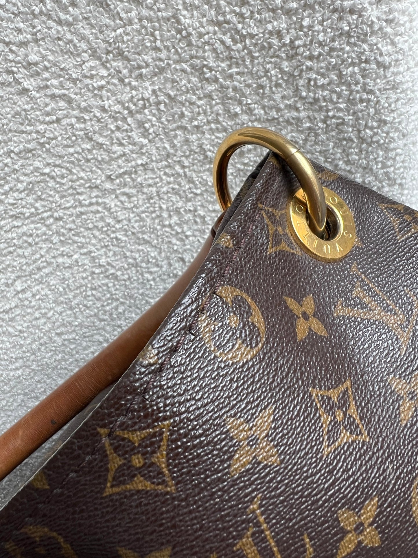 Louis Vuitton Artsy MM Monogram (RRP £1,940)