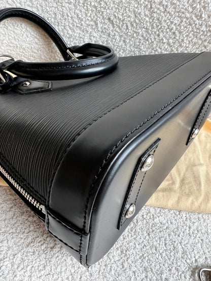 Louis Vuitton Alma BB Black Epi (RRP £1540)