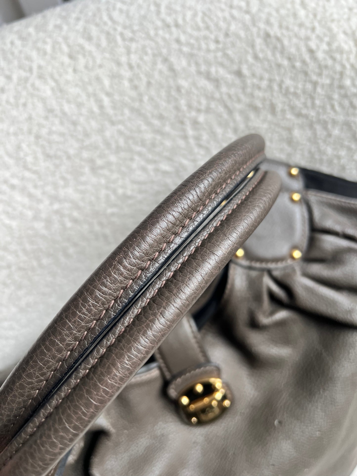 Louis Vuitton Gris Pearl Monogram Mahina Leather L Bag