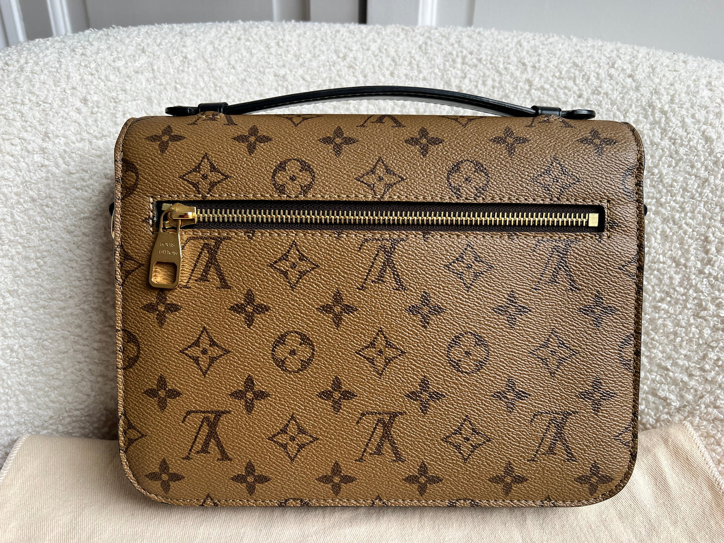 Louis Vuitton Pochette Metis Reverse Monogram (RRP £2,020)