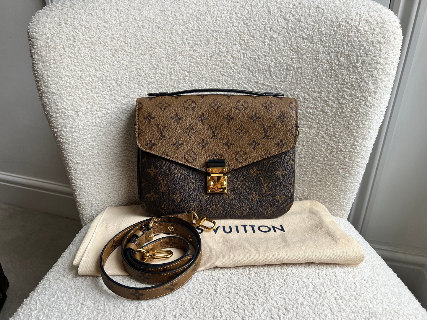Louis Vuitton Pochette Metis Reverse Monogram (RRP £2,020)