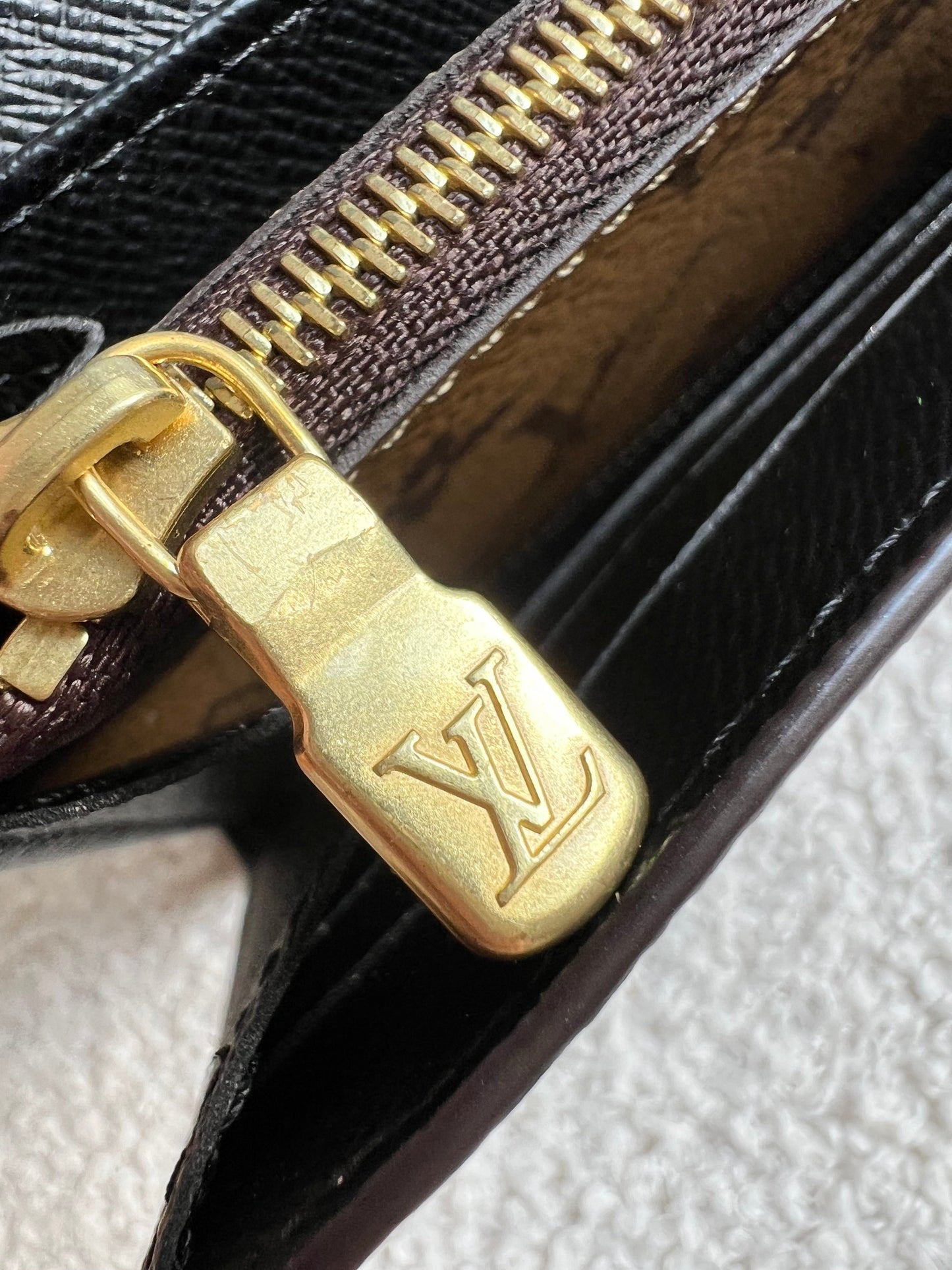 Louis Vuitton Sarah Wallet in reverse Monogram and Brown (RRP £550)