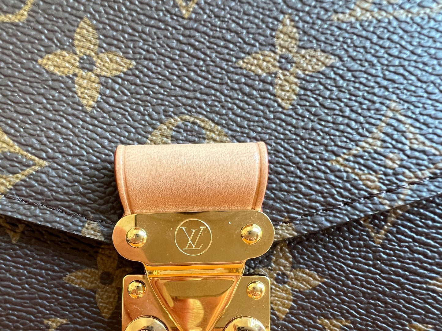 Louis Vuitton Pochette Metis East West Monogram (RRP £2,270)