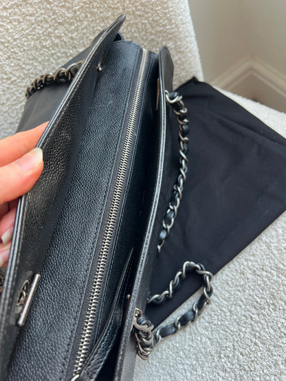 Chanel Vintage Caviar Timeless CC Chain Tote