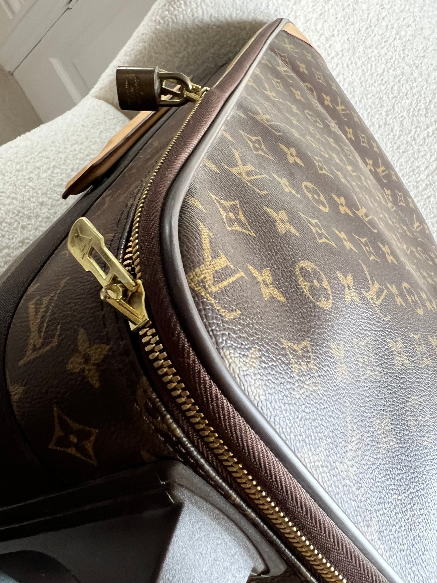 Louis Vuitton Pegase 55 Suitcase Monogram (RRP £2,250)
