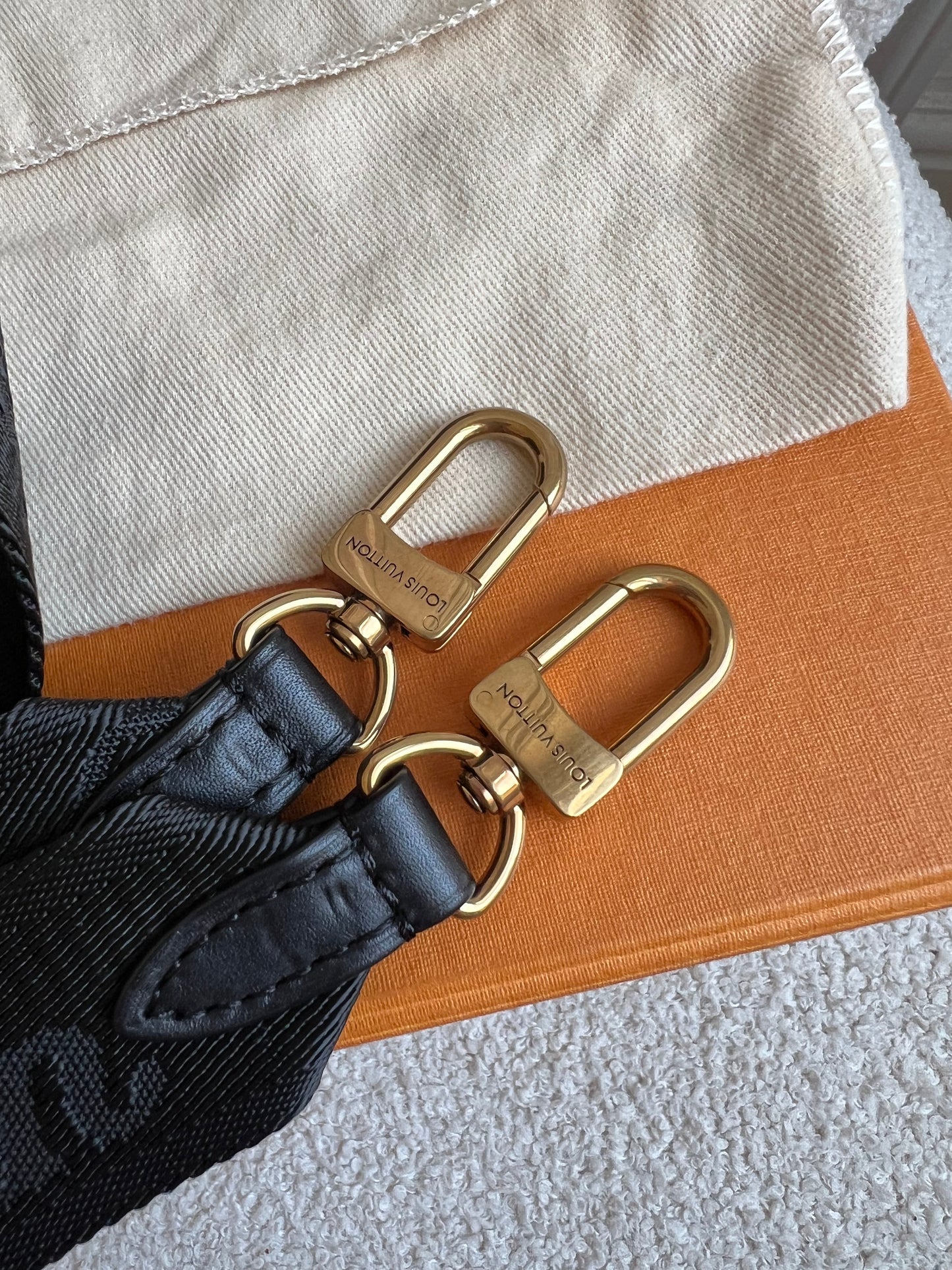 Louis Vuitton Black New Wave Multi Pochette (RRP £2070)