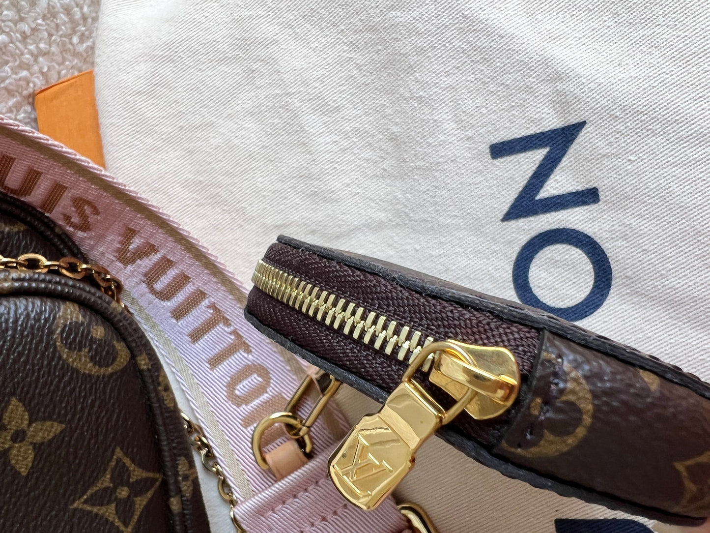 Louis Vuitton Multi Pochette Accessoires Rose Chiaro (RRP £2070)