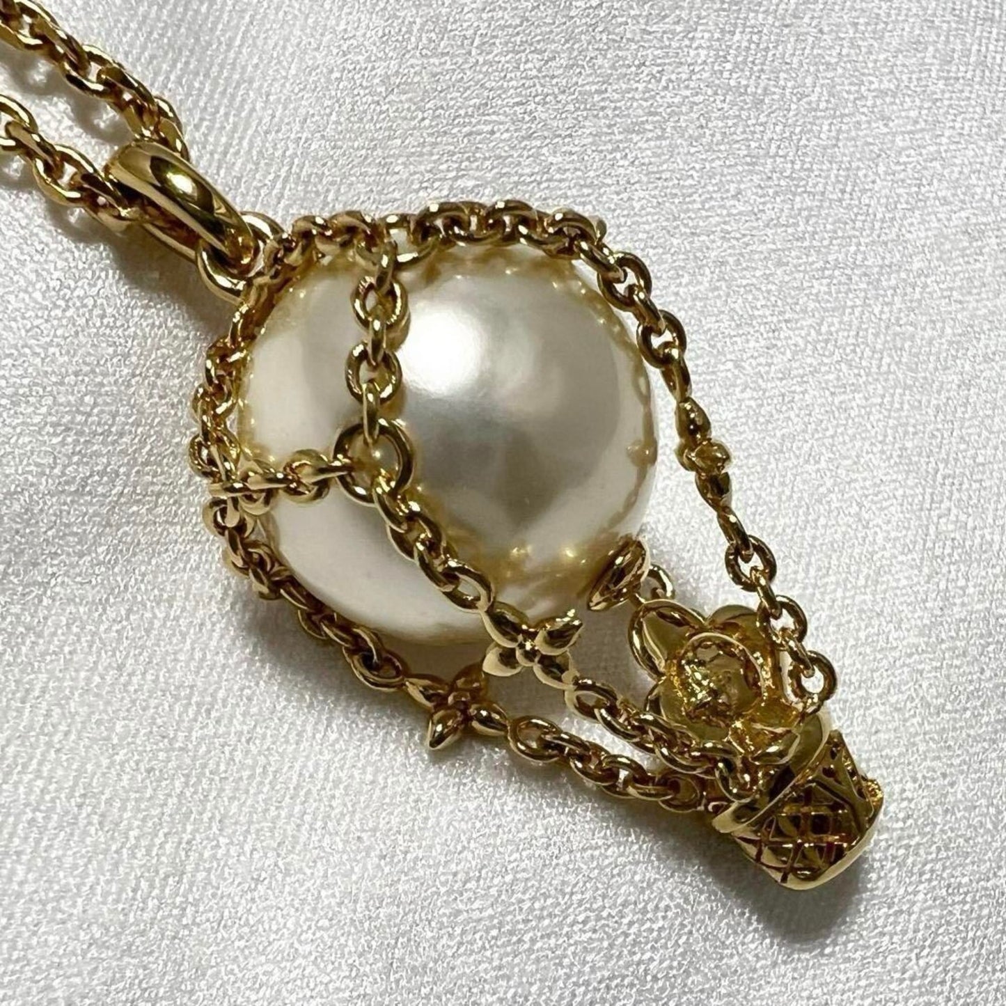 Louis Vuitton  Metal Necklace