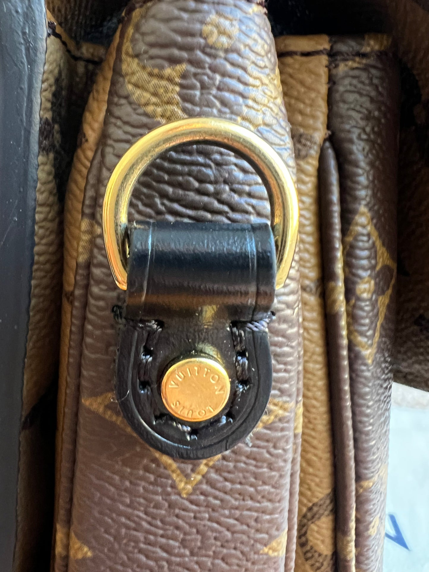 Louis Vuitton Pochette Metis Reverse Monogram (RRP £2,060)