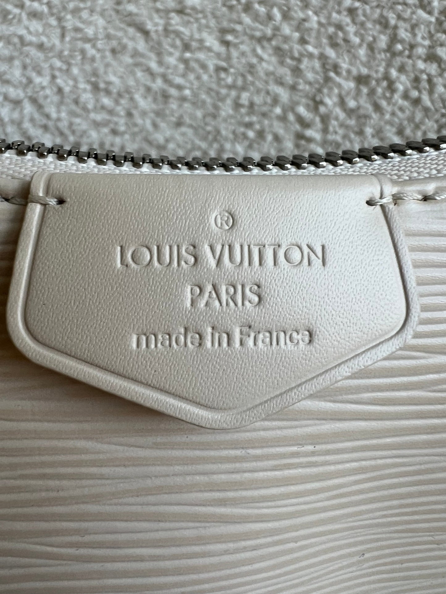 Louis Vuitton Easy Pouch Creme Epi (RRP £1320)