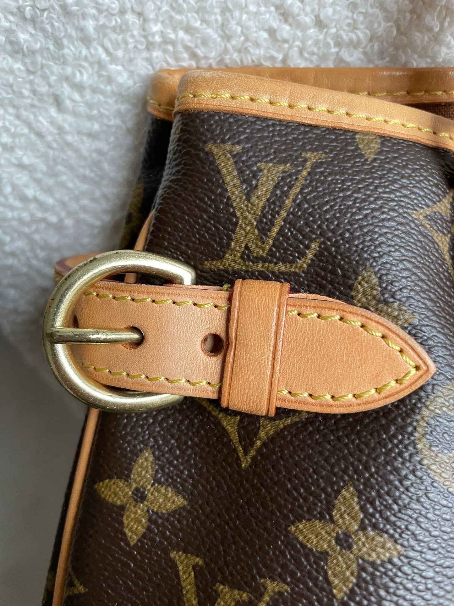 Louis Vuitton Batignolles in Monogram Canvas