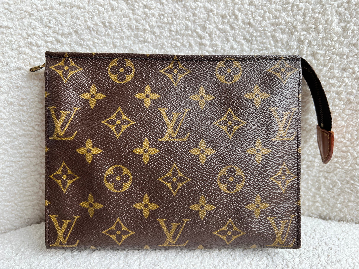 Louis Vuitton Toiletry Pouch 19 Monogram