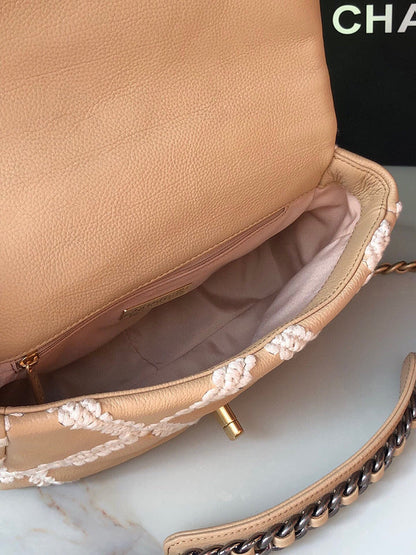 Chanel Luxury Handbag Style 610