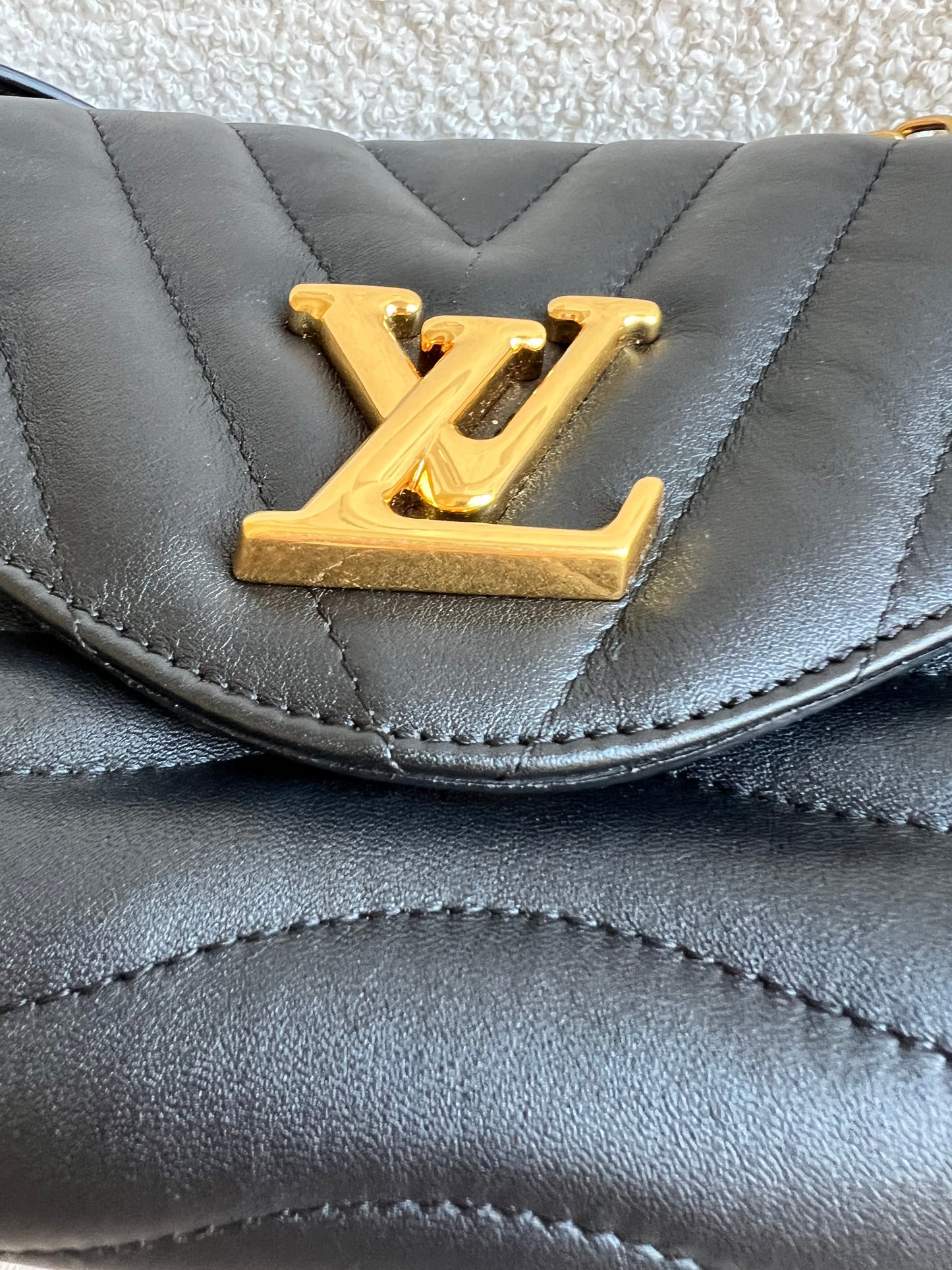 Louis Vuitton Black New Wave Chain Bag MM (RRP £2310)