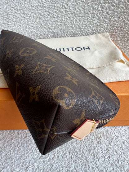 Louis Vuitton Cosmetic Pouch PM Monogram (RRP £425)