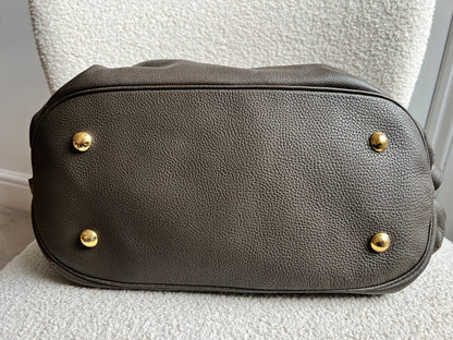 Louis Vuitton Gris Pearl Monogram Mahina Leather L Bag
