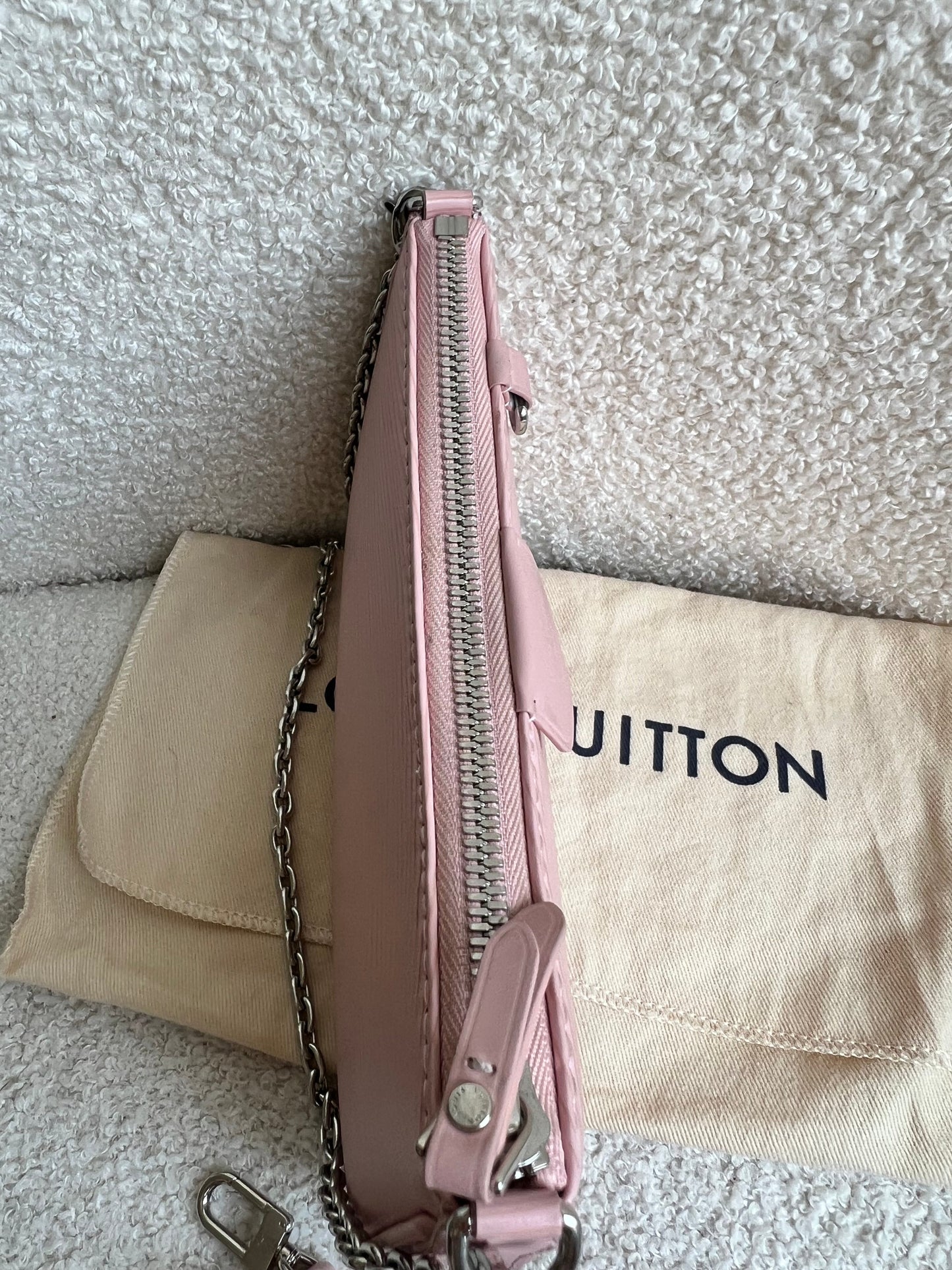 Louis Vuitton Easy Pouch Rose Ballerine Epi (RRP £1320)