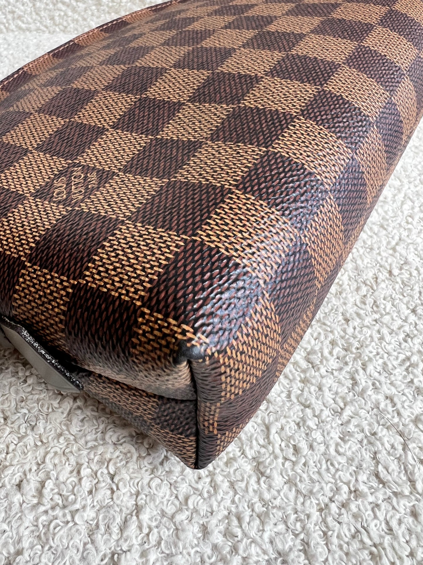 Louis Vuitton Cosmetic Pouch MM Damier Ebene (RRP £495)