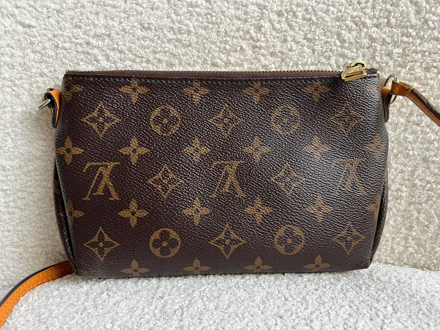 Louis Vuitton Monogram Safran Pallas Pochette