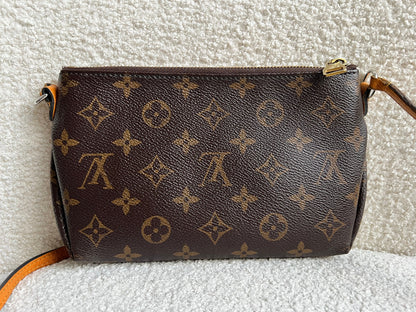 Louis Vuitton Monogram Safran Pallas Pochette