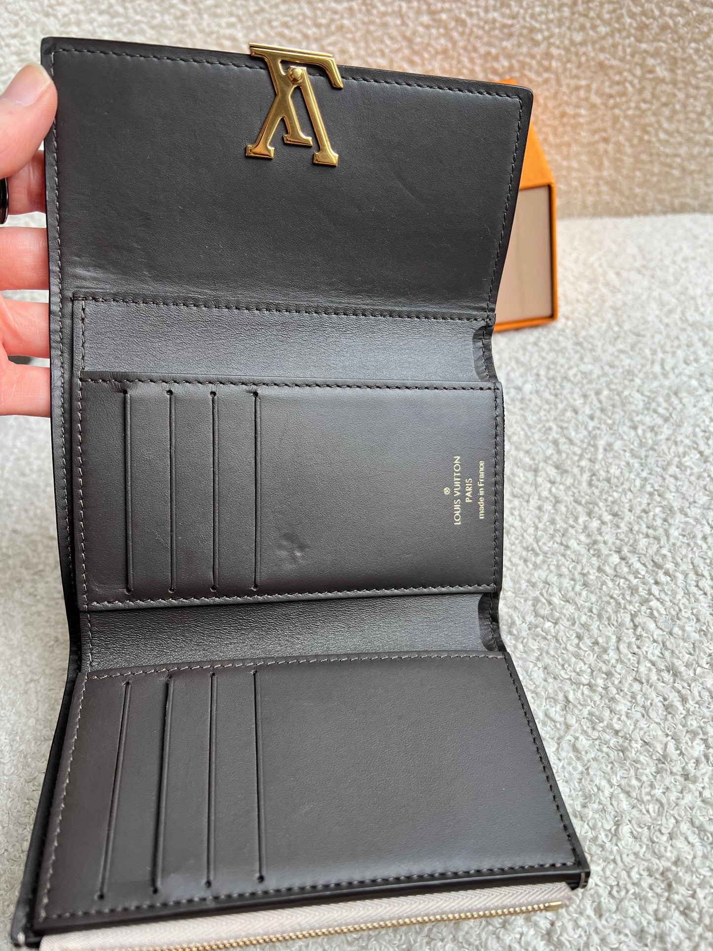 Louis Vuitton Galet Compact Capucines Wallet (RRP £730)