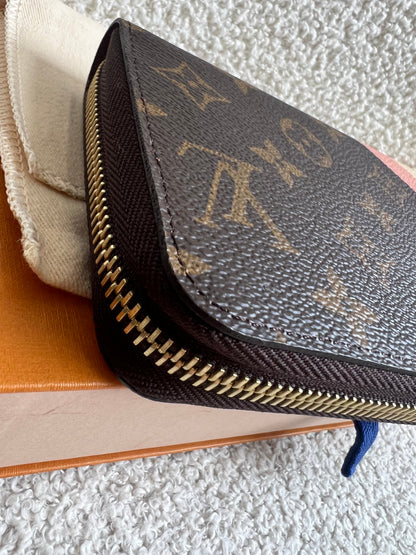 Louis Vuitton Personalised “LG” Zippy Wallet in Monogram (RRP £590)