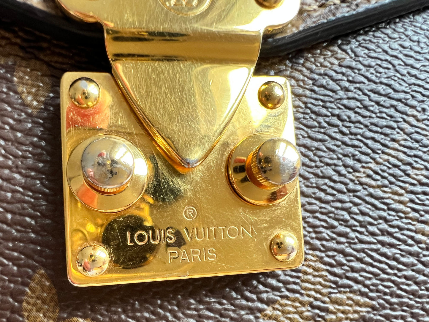 Louis Vuitton Pochette Metis Reverse Monogram (RRP £2,020)
