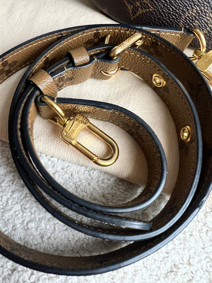 Louis Vuitton Pochette Metis Reverse Monogram (RRP £2,020)