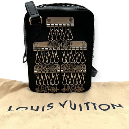 Louis Vuitton Danube Male Crossbody Bag - '10s