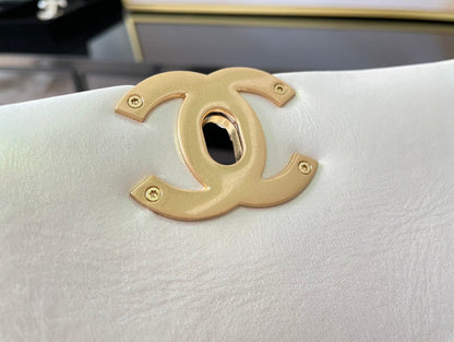 Chanel Luxury Handbag Style 611