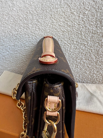 Louis Vuitton Pochette Metis East West Monogram (RRP £2,270)