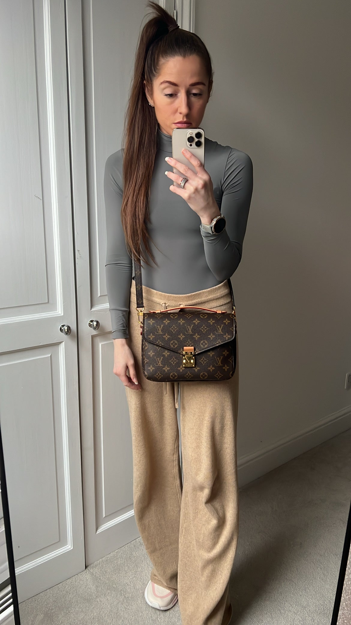 Louis Vuitton Pochette Metis Monogram (RRP £2,020)