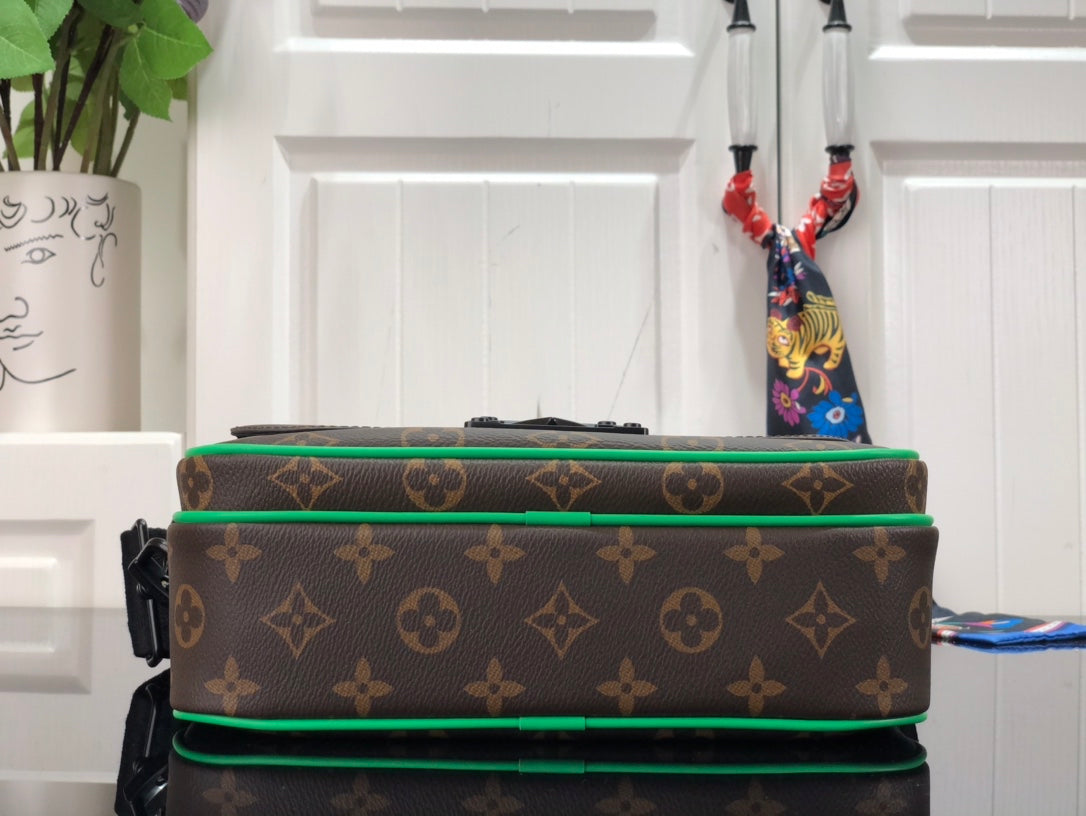 Louis Vuitton S Lock Messenger  Bag