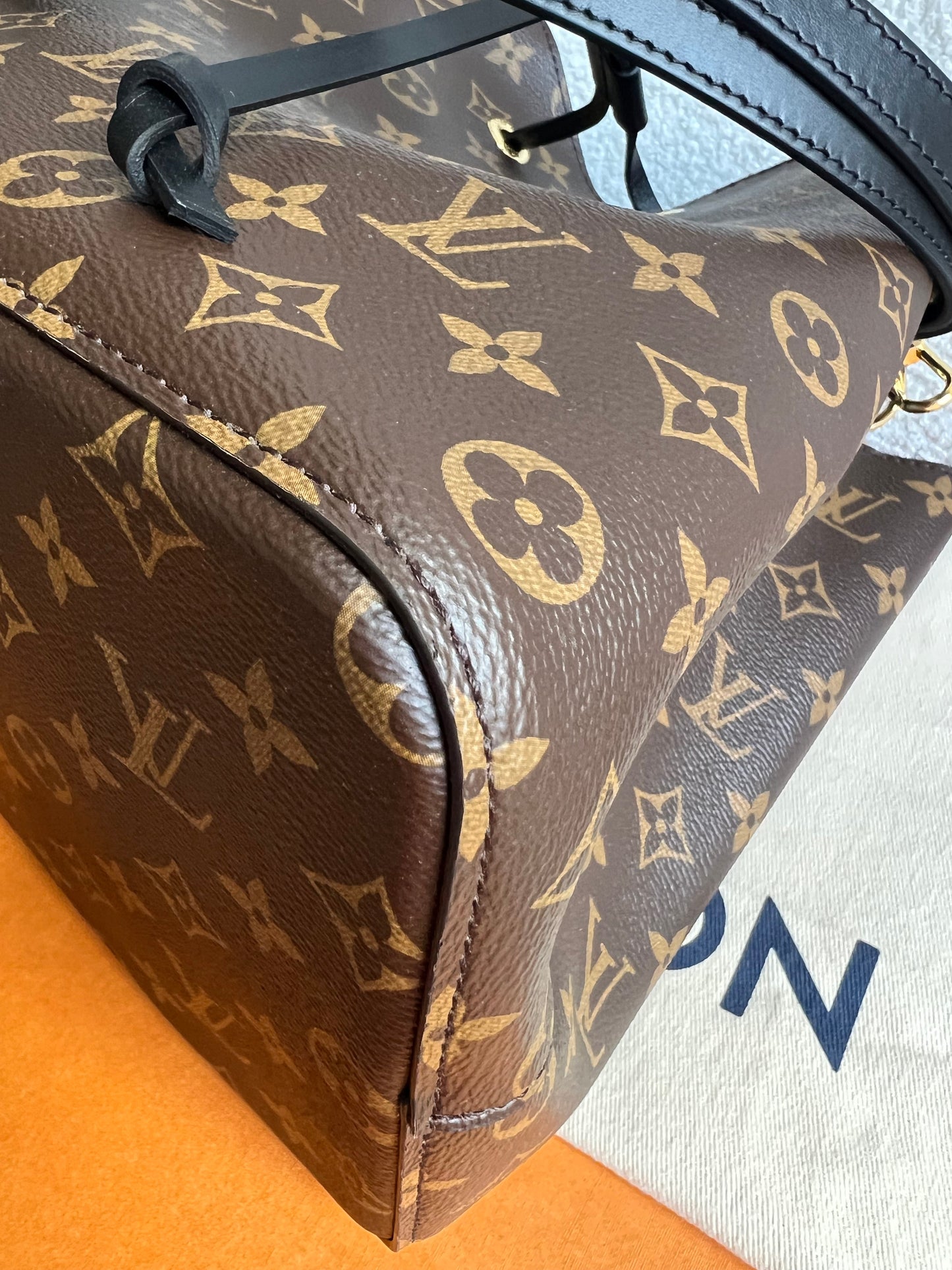 Louis Vuitton Neo Noe Monogram and Black (RRP £1,830)