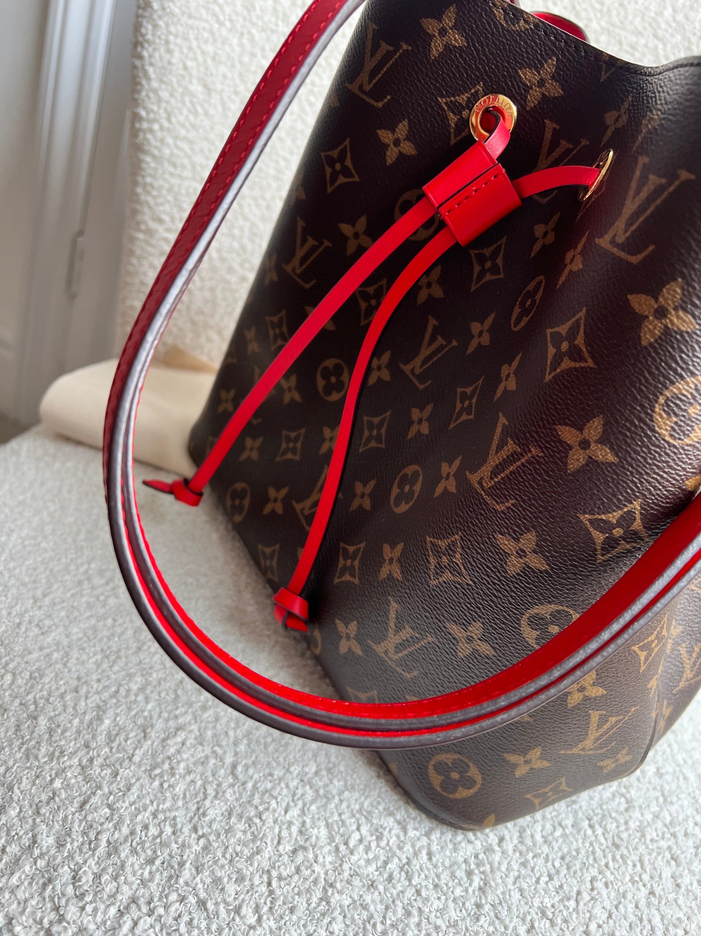 Louis Vuitton Neo Noe Monogram Coquelicot (RRP £1,790)